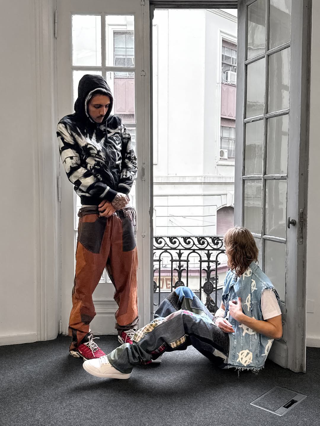 Look 05 — Floor
